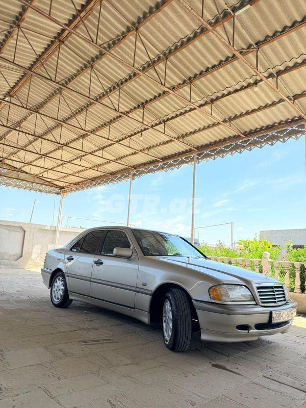 Mercedes C 220