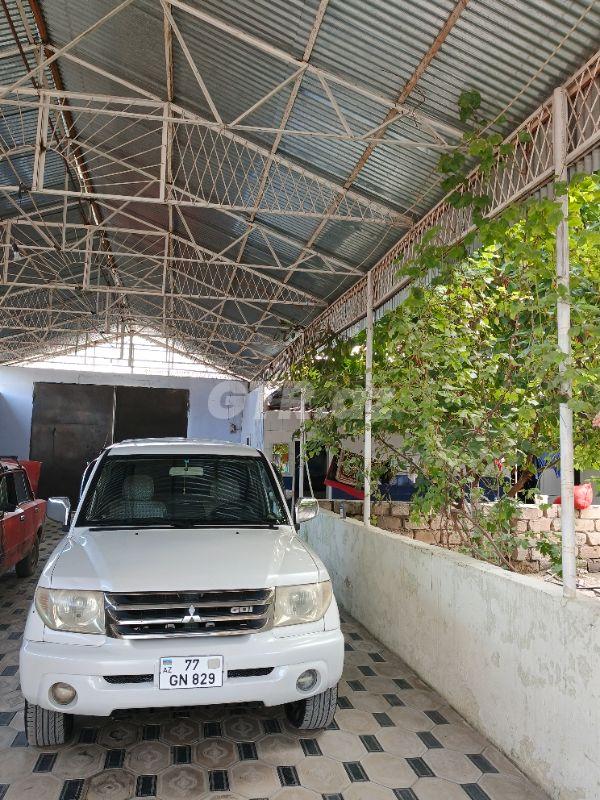 Mitsubishi Pajero io