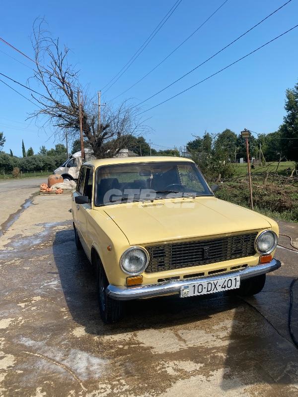 LADA (VAZ) 21011
