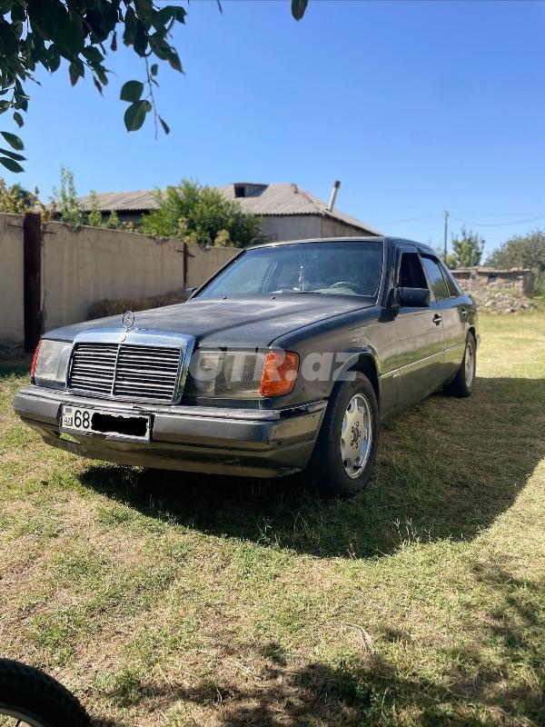 Mercedes E 230