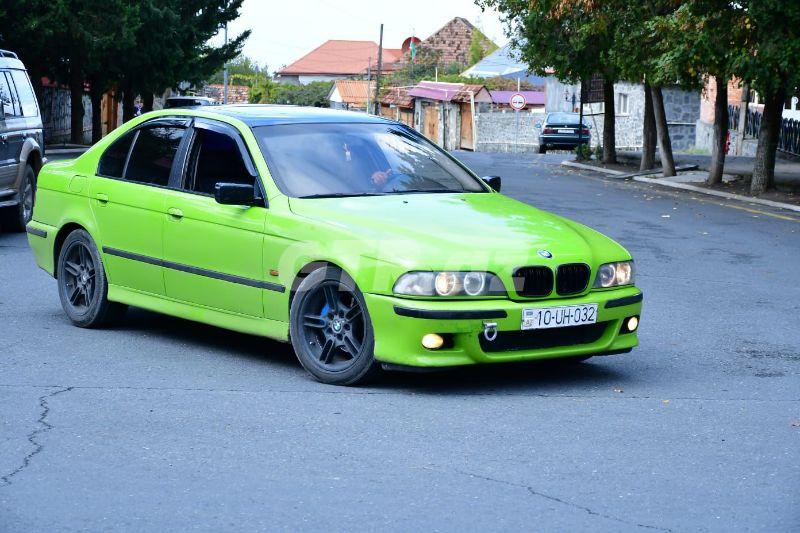 BMW 523