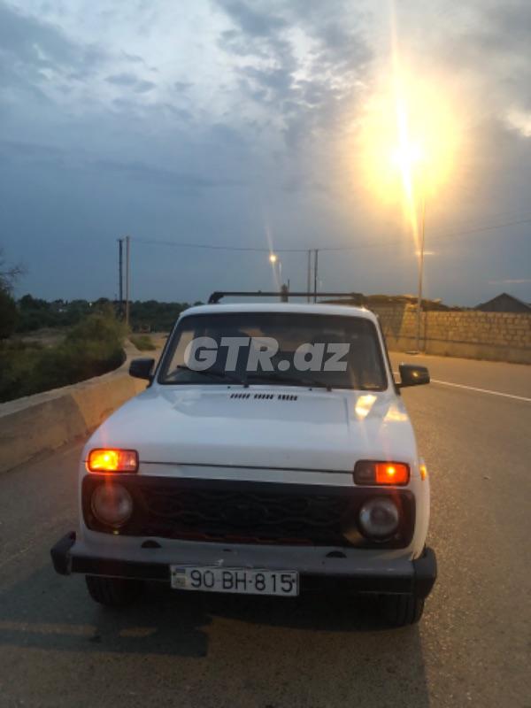 LADA (VAZ) 2121 Niva (4x4)
