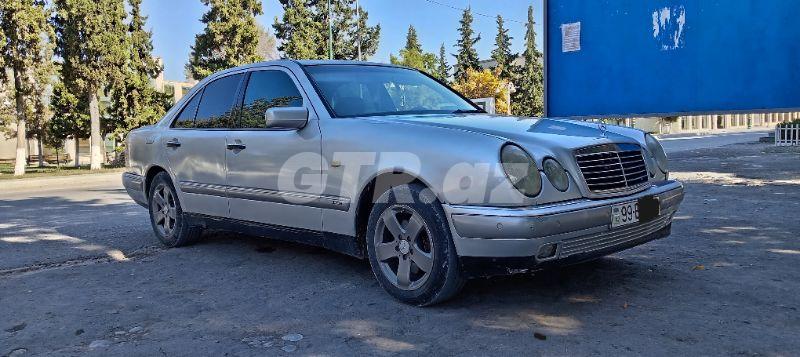 Mercedes E 240