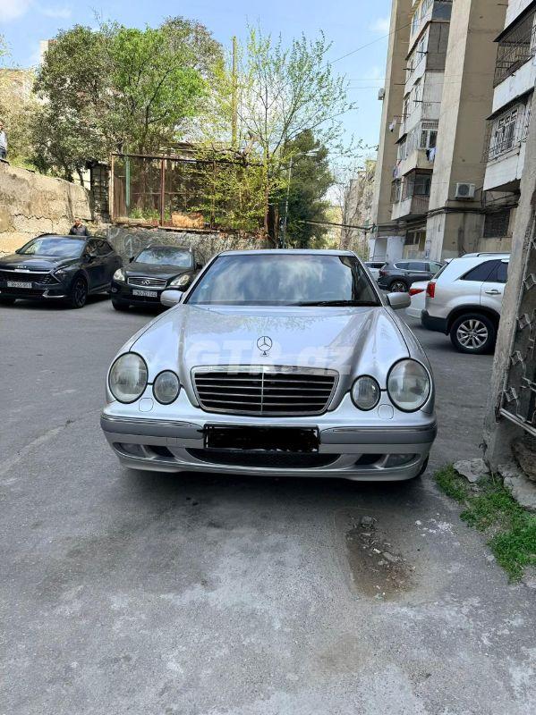 Mercedes E 280