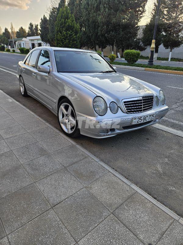 Mercedes E 270