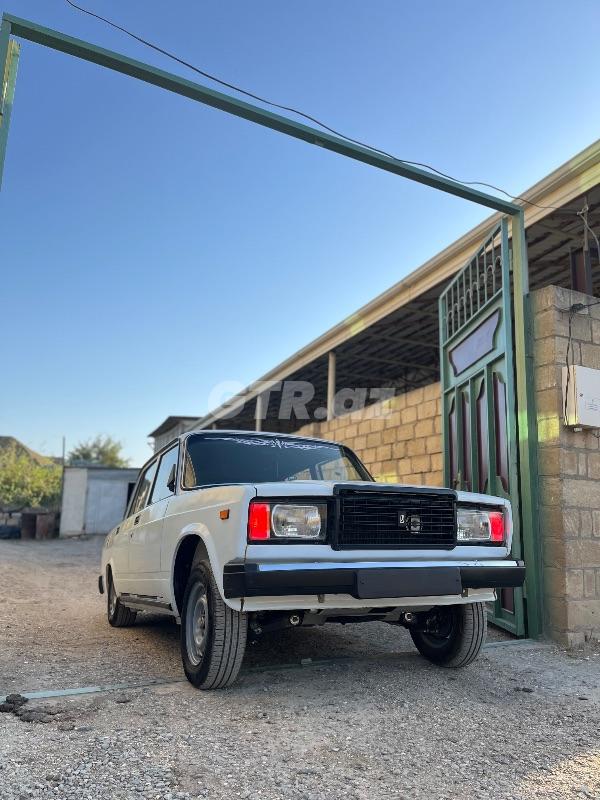 LADA (VAZ) 2107