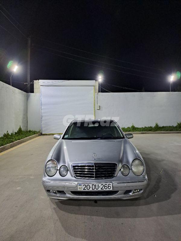 Mercedes E 240