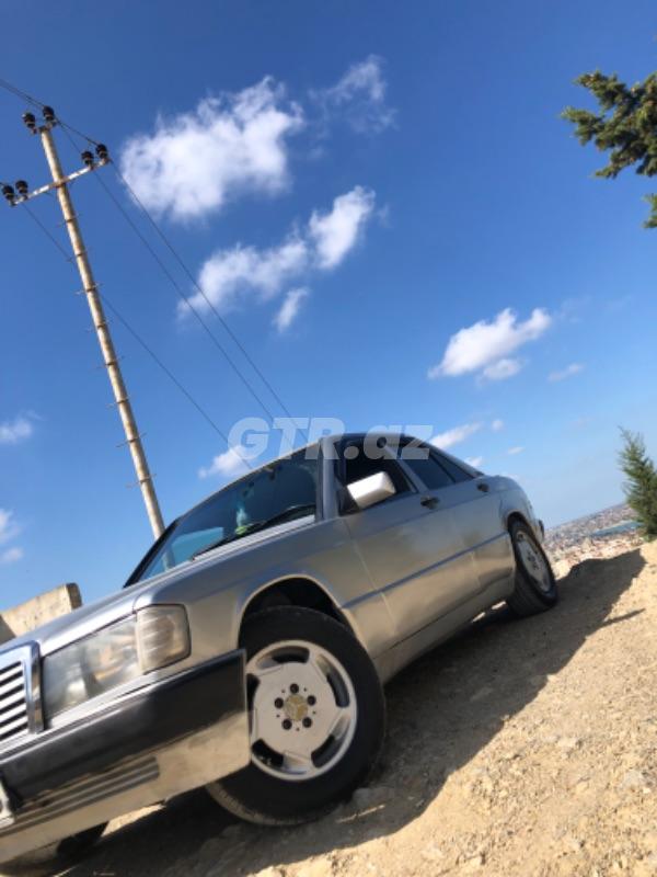 Mercedes 190