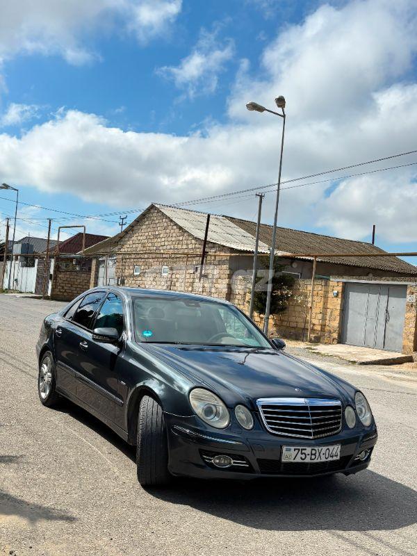 Mercedes E 200