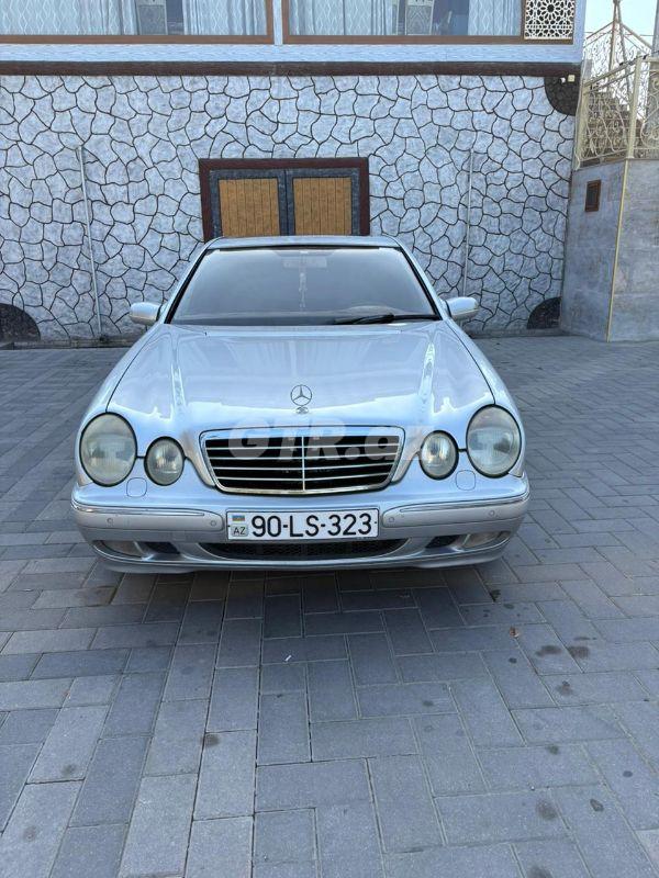 Mercedes E 220