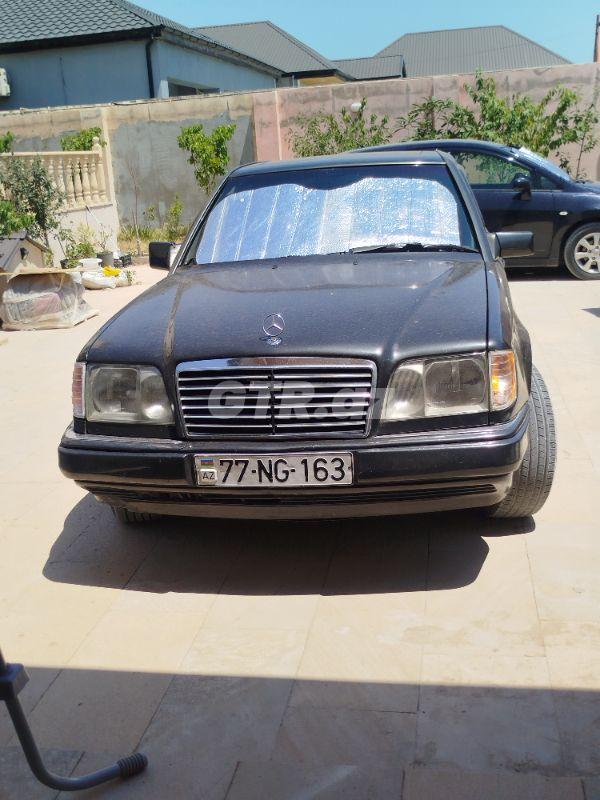 Mercedes 220 E