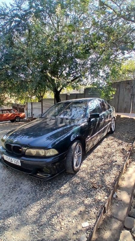 BMW 523