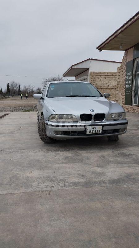BMW 528