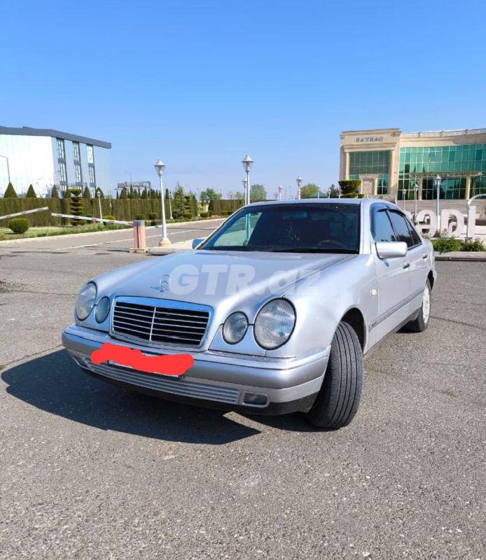 Mercedes E 240