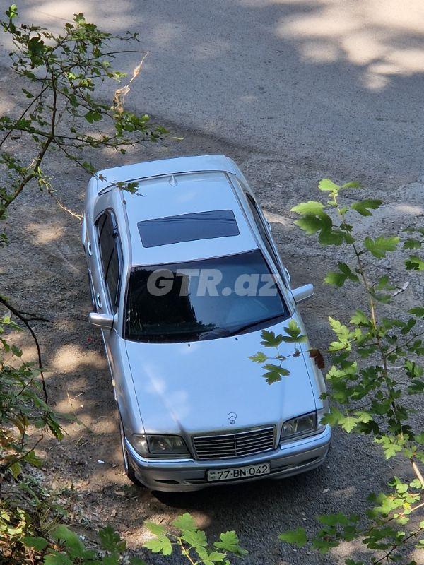 Mercedes C 240