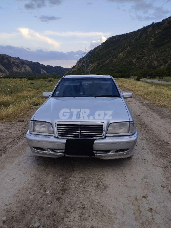 Mercedes C 200