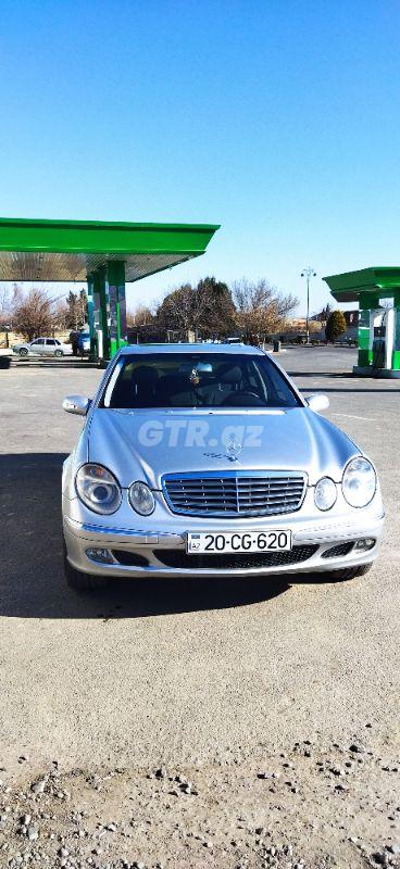 Mercedes E 240