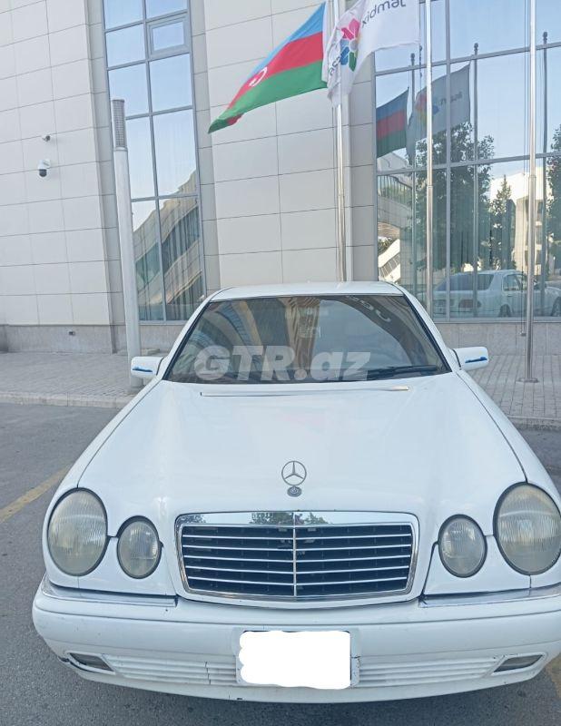 Mercedes E 230
