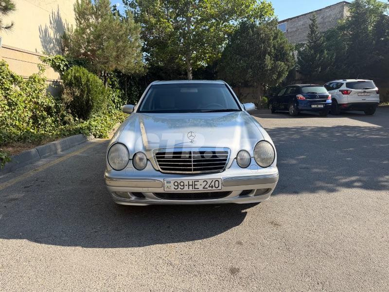 Mercedes E 240