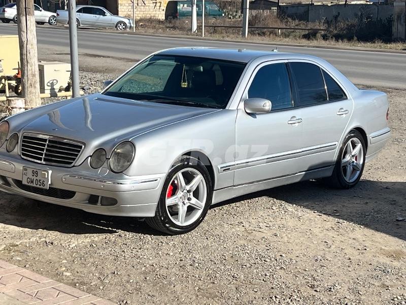 Mercedes E 270