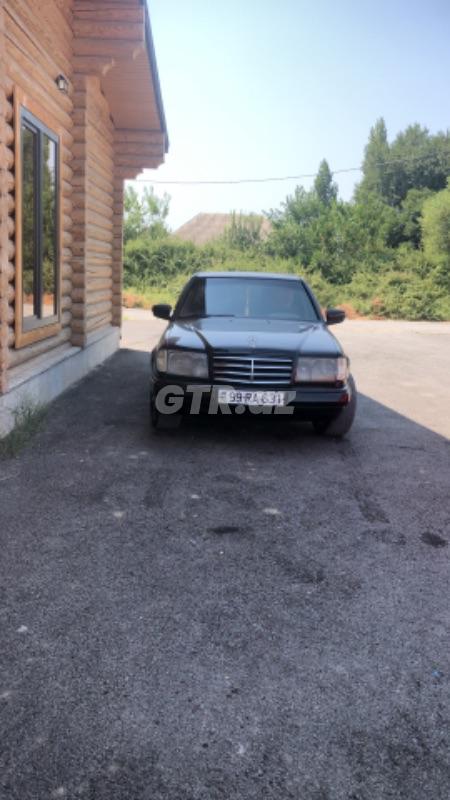 Mercedes E 200