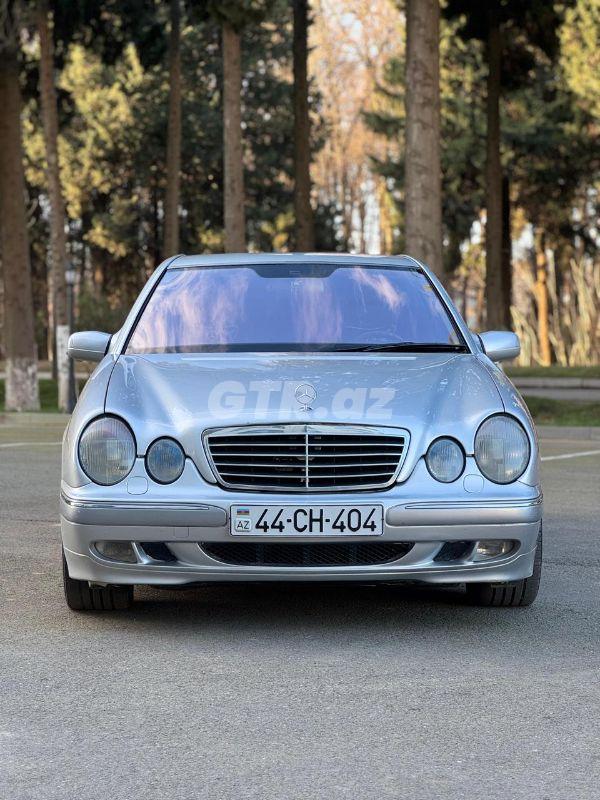 Mercedes E 240