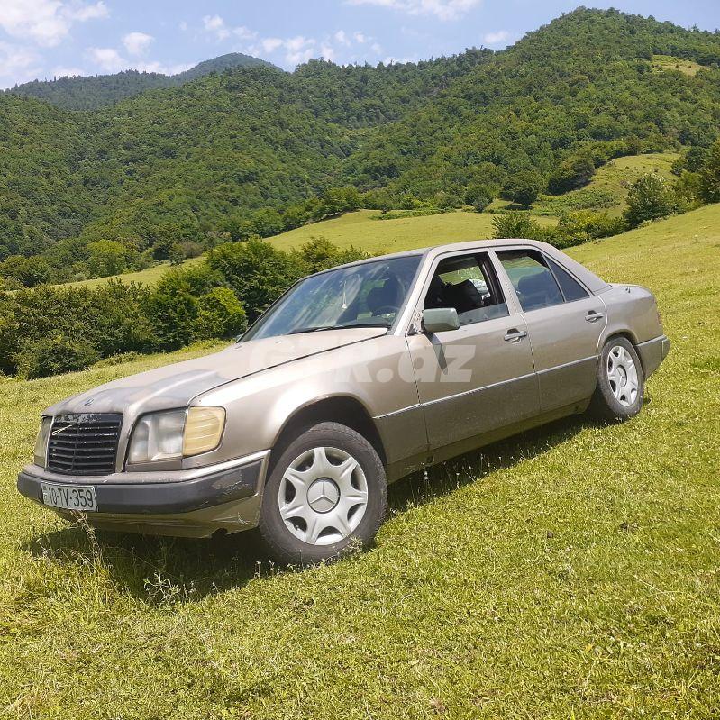 Mercedes E 230
