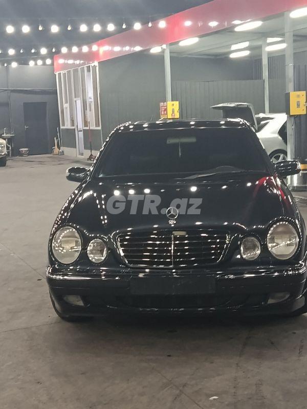Mercedes E 240