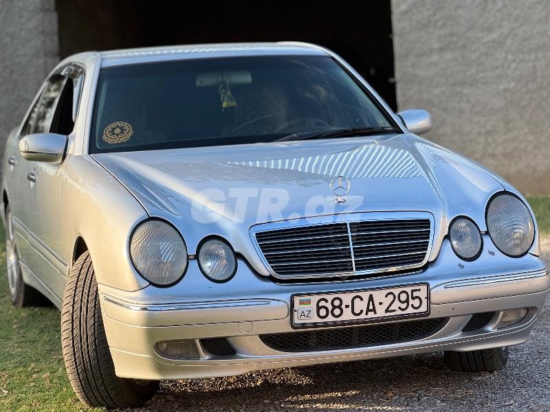 Mercedes E 300