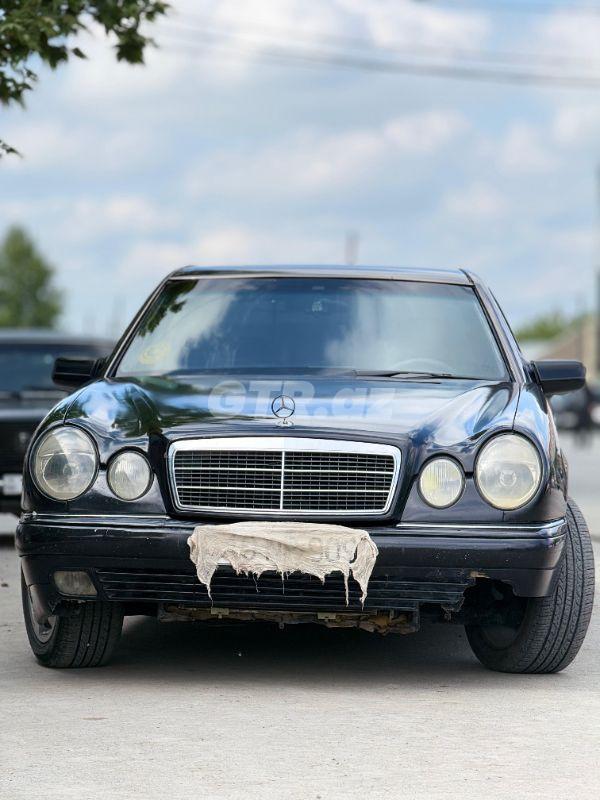 Mercedes 200 E