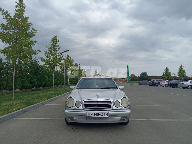 Mercedes E 240