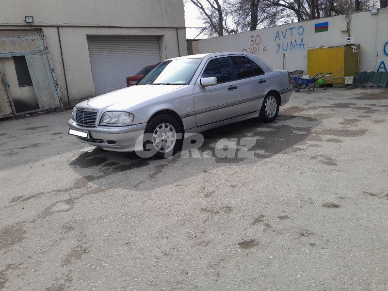 Mercedes C 200