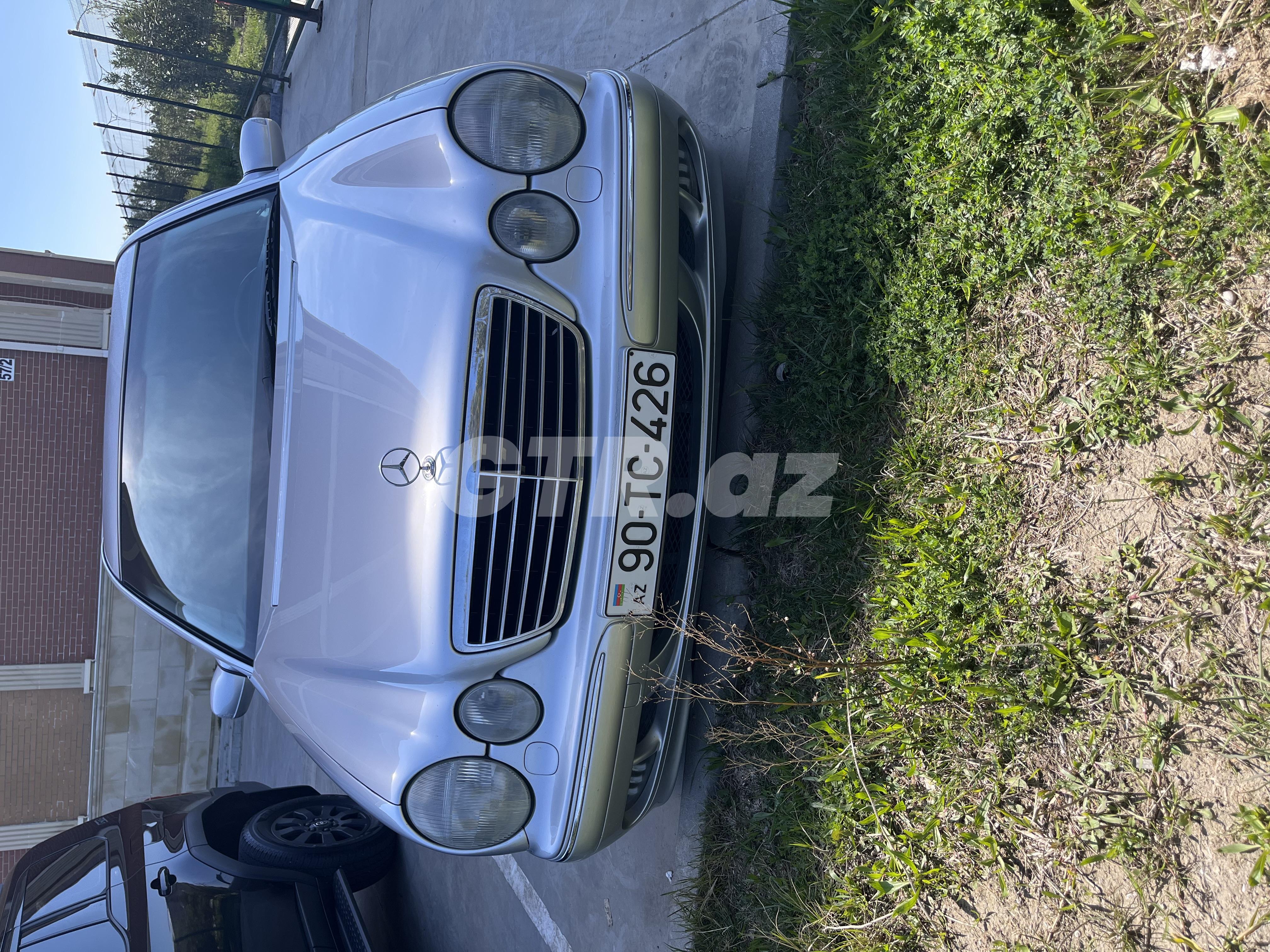 Mercedes E 270