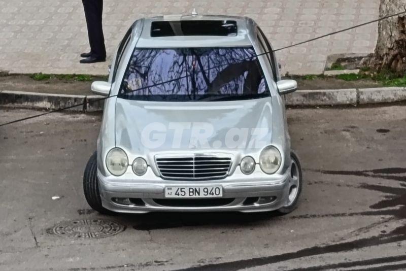 Mercedes E 270