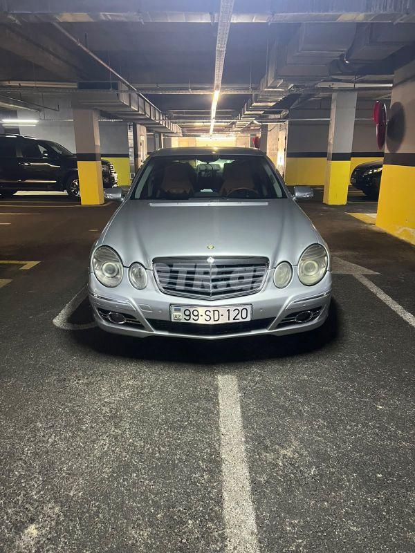 Mercedes E 220