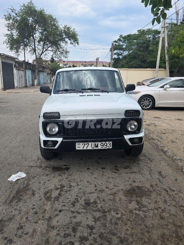 LADA (VAZ) 2121 Niva (4x4)