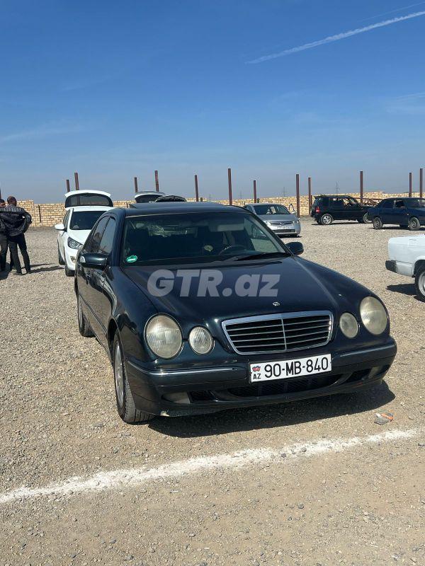 Mercedes E 240