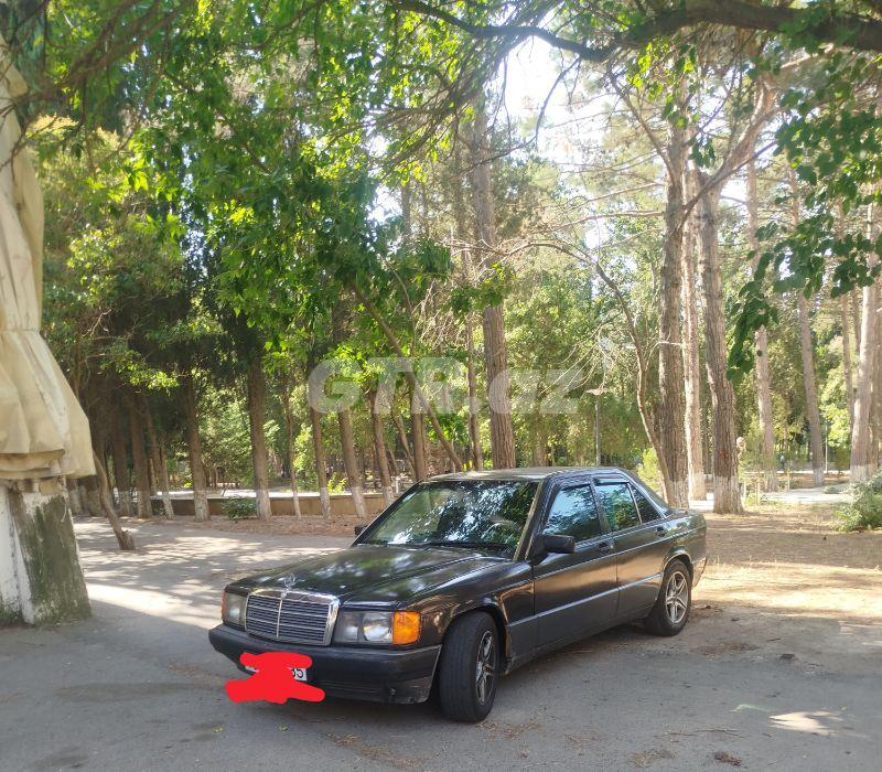 Mercedes 190
