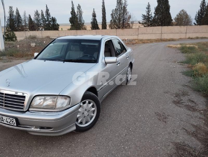 Mercedes C 180