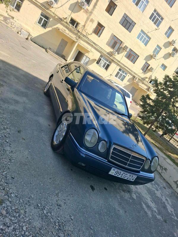 Mercedes 220 E