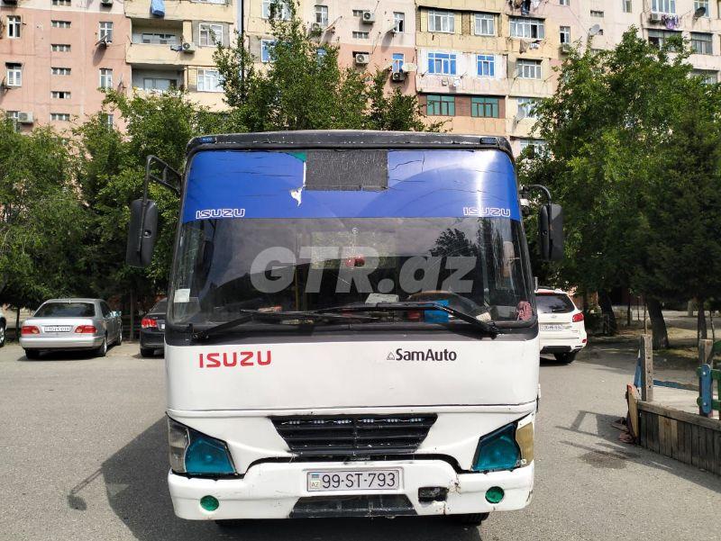 Isuzu NP 37