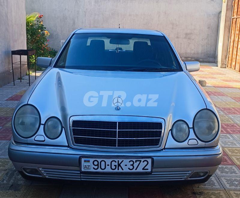 Mercedes E 230