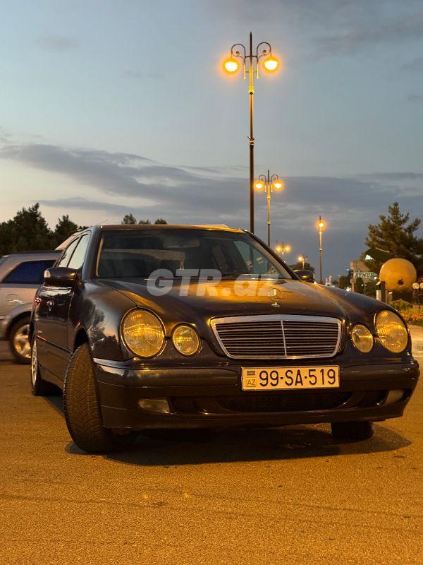Mercedes E 220